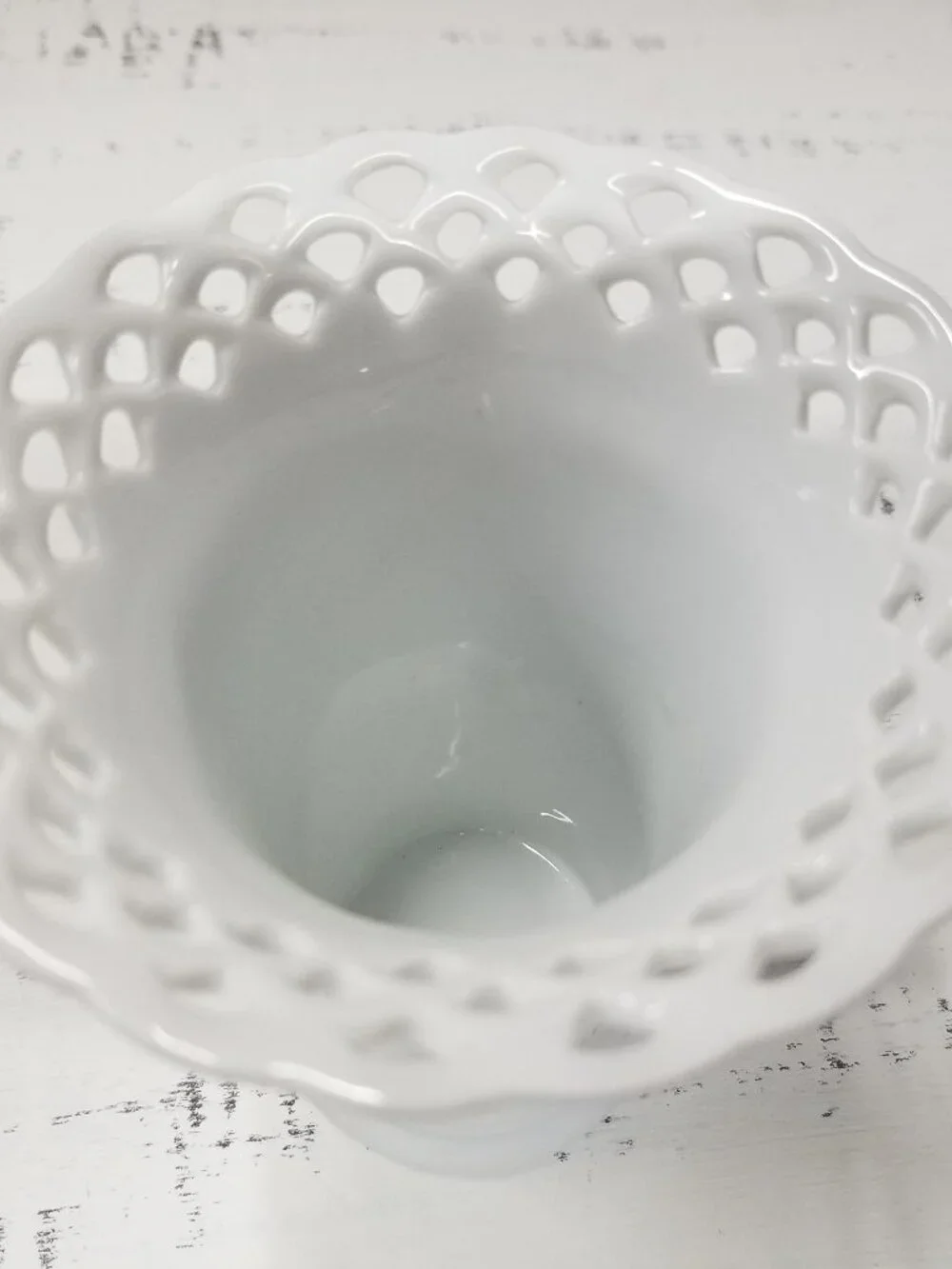 Mikasa Accents Bridal Lace White Glass Vintage Flower Vase